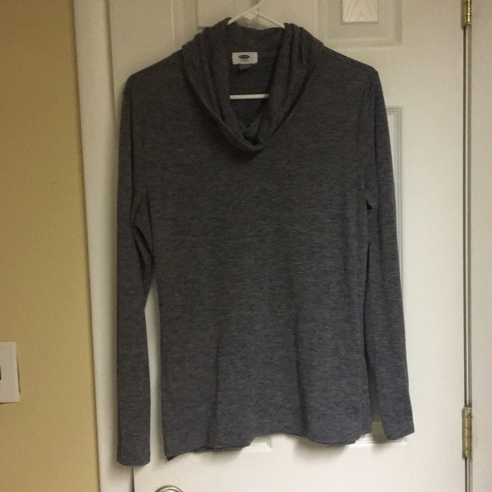 Wide neck old navy shirt
